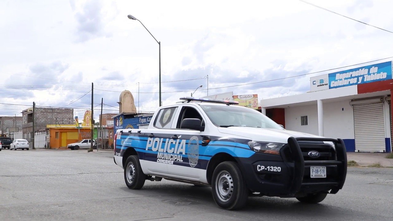 Video: La Policia municipal de Chihuahua, perifonea invitando a la poblacion, a quedarse en casa